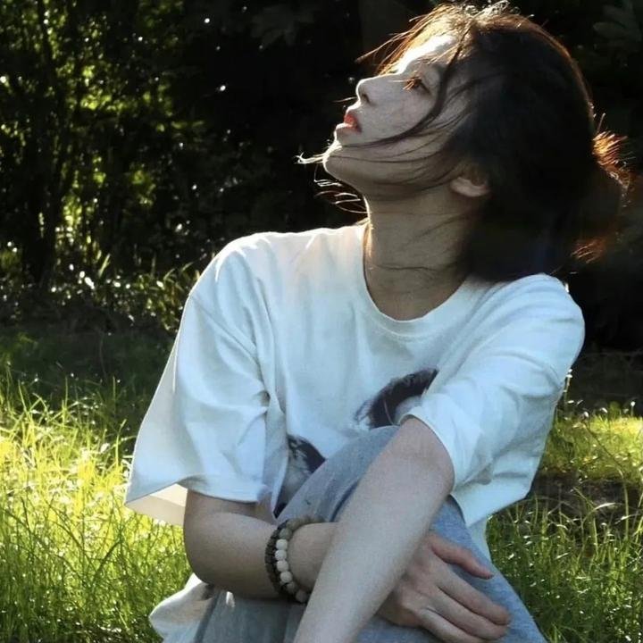 她说